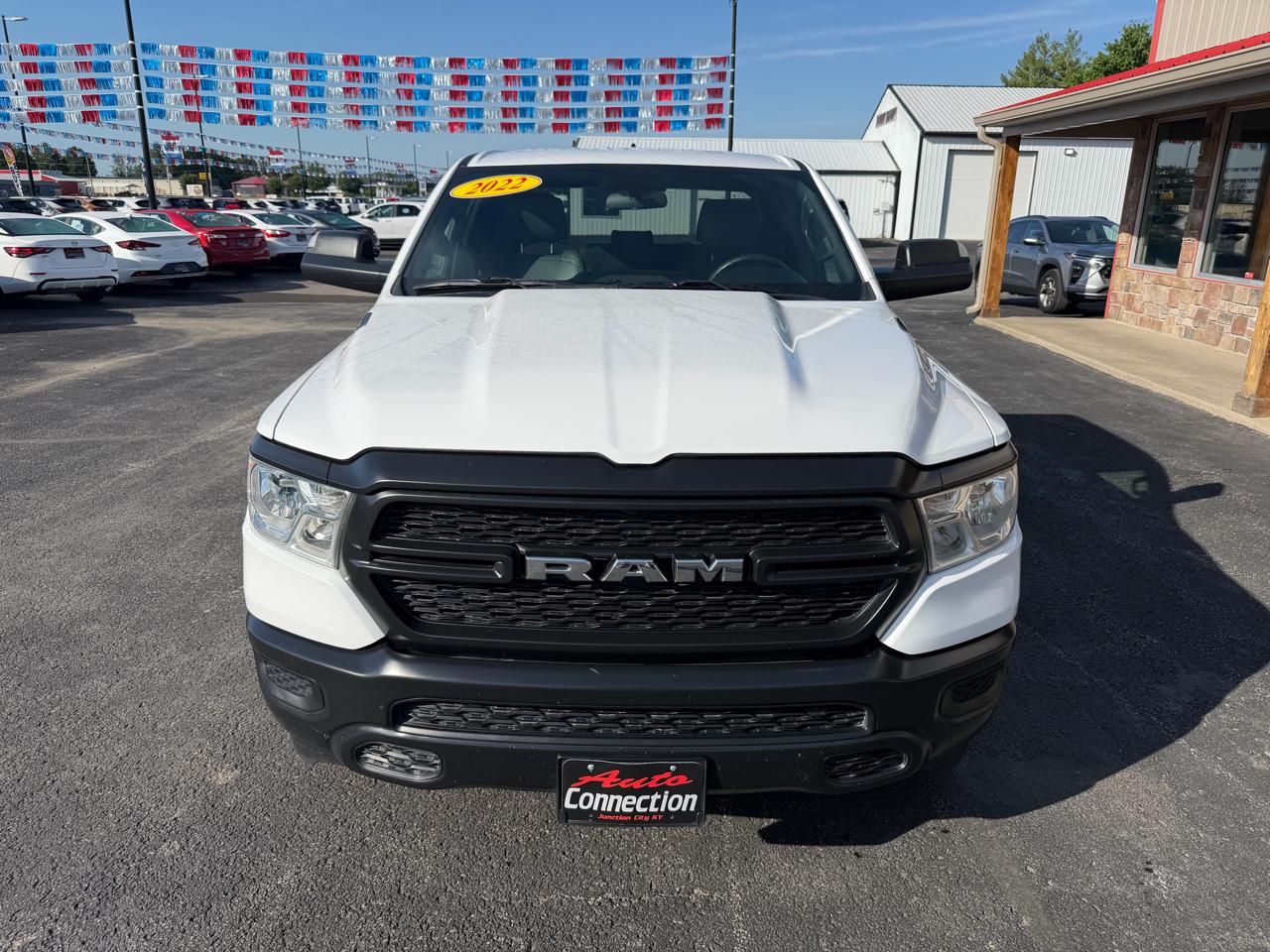 RAM 1500 4WD Crew Cab 140.5" Tradesman 2022