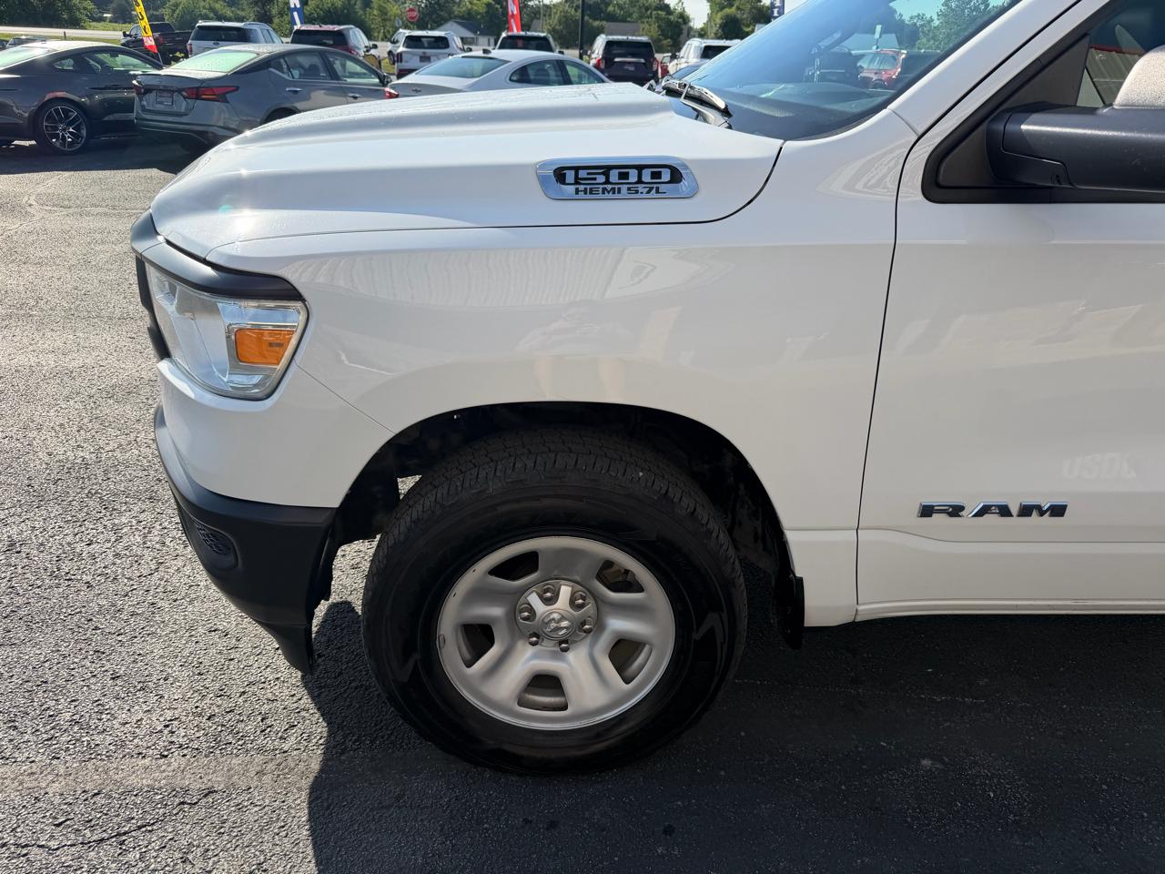 RAM 1500 4WD Crew Cab 140.5" Tradesman 2022