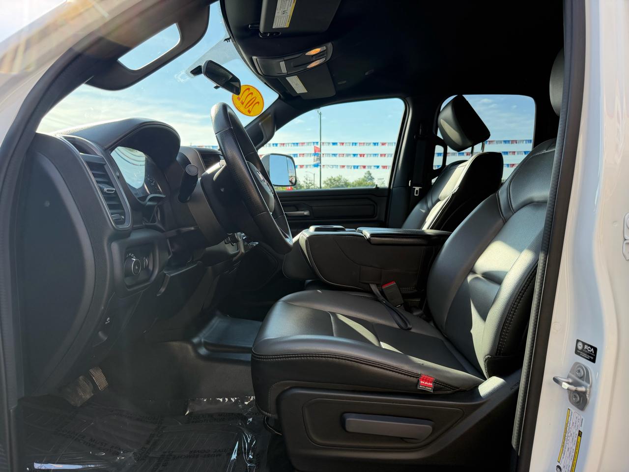 RAM 1500 4WD Crew Cab 140.5" Tradesman 2022