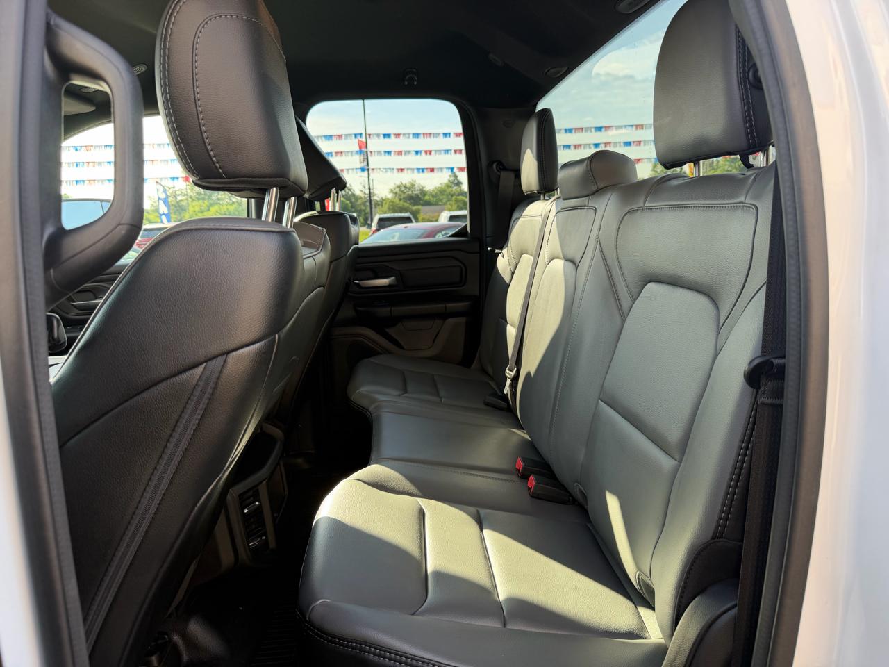 RAM 1500 4WD Crew Cab 140.5" Tradesman 2022