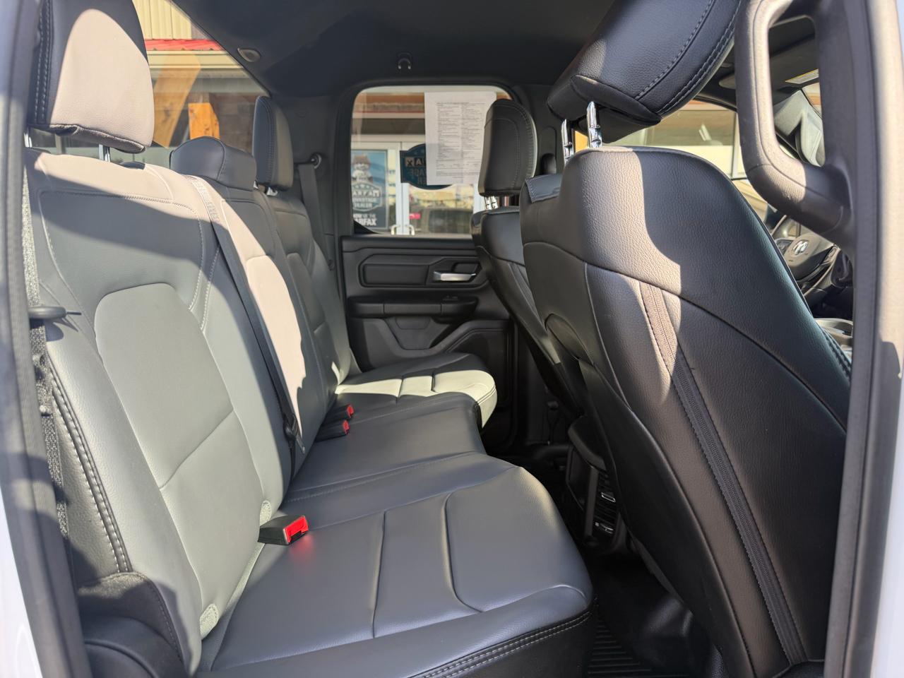 RAM 1500 4WD Crew Cab 140.5" Tradesman 2022