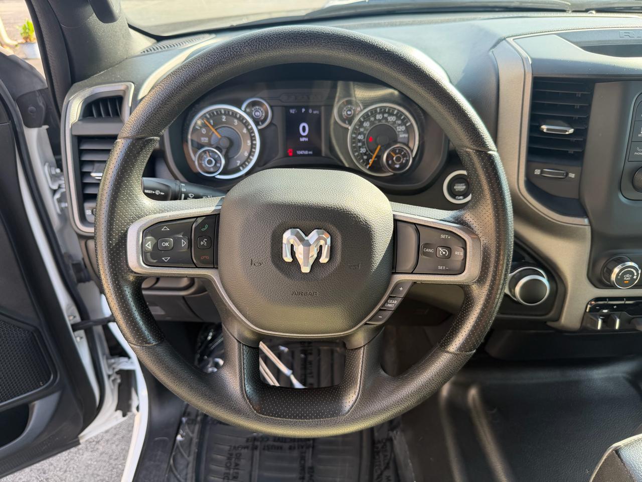 RAM 1500 4WD Crew Cab 140.5" Tradesman 2022