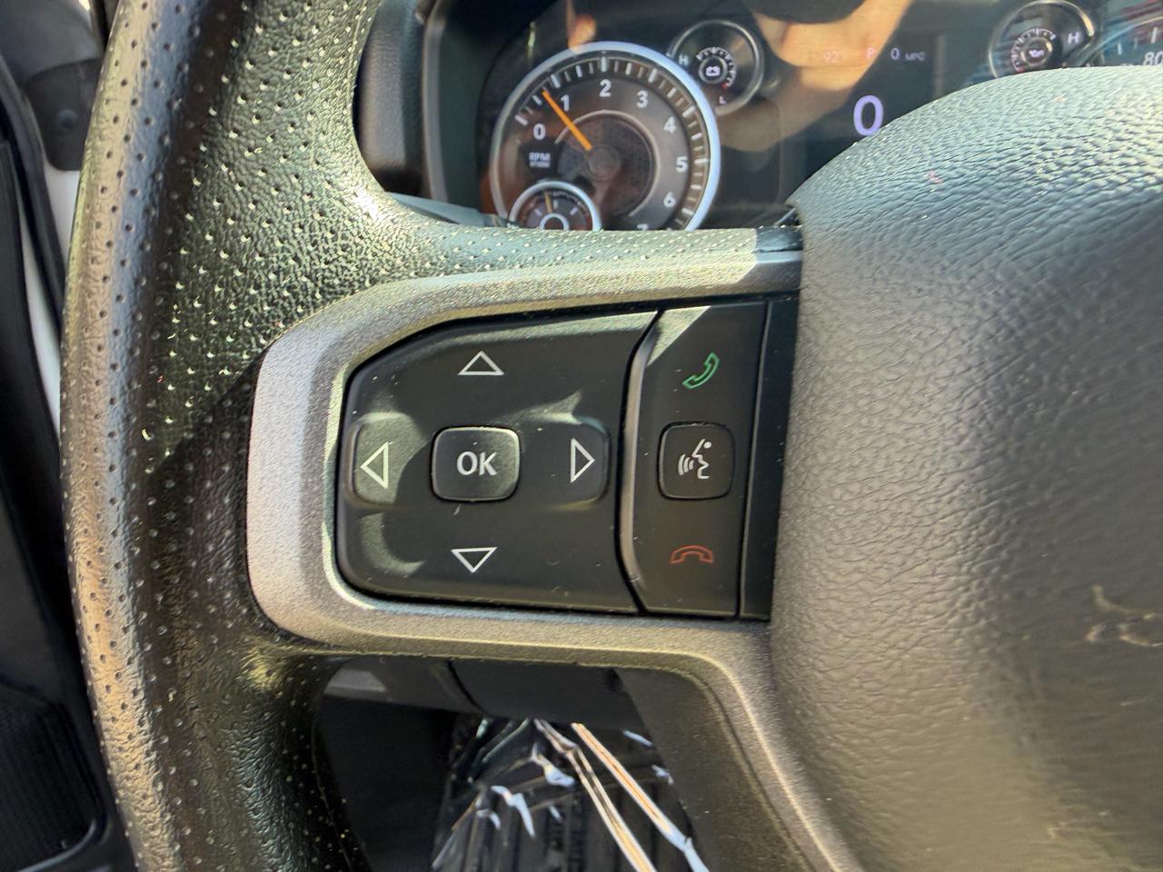 RAM 1500 4WD Crew Cab 140.5" Tradesman 2022