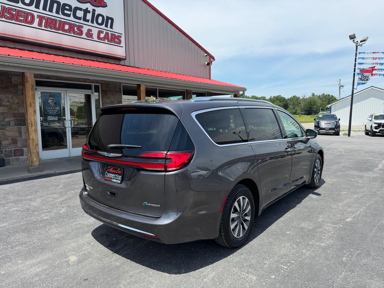 Chrysler Pacifica Hybrid Touring L FWD 2021