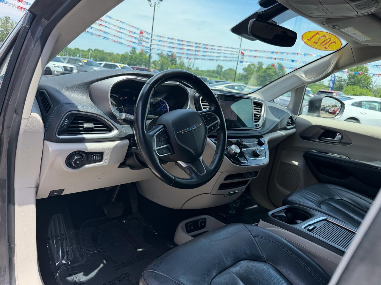 Chrysler Pacifica Hybrid Touring L FWD 2021