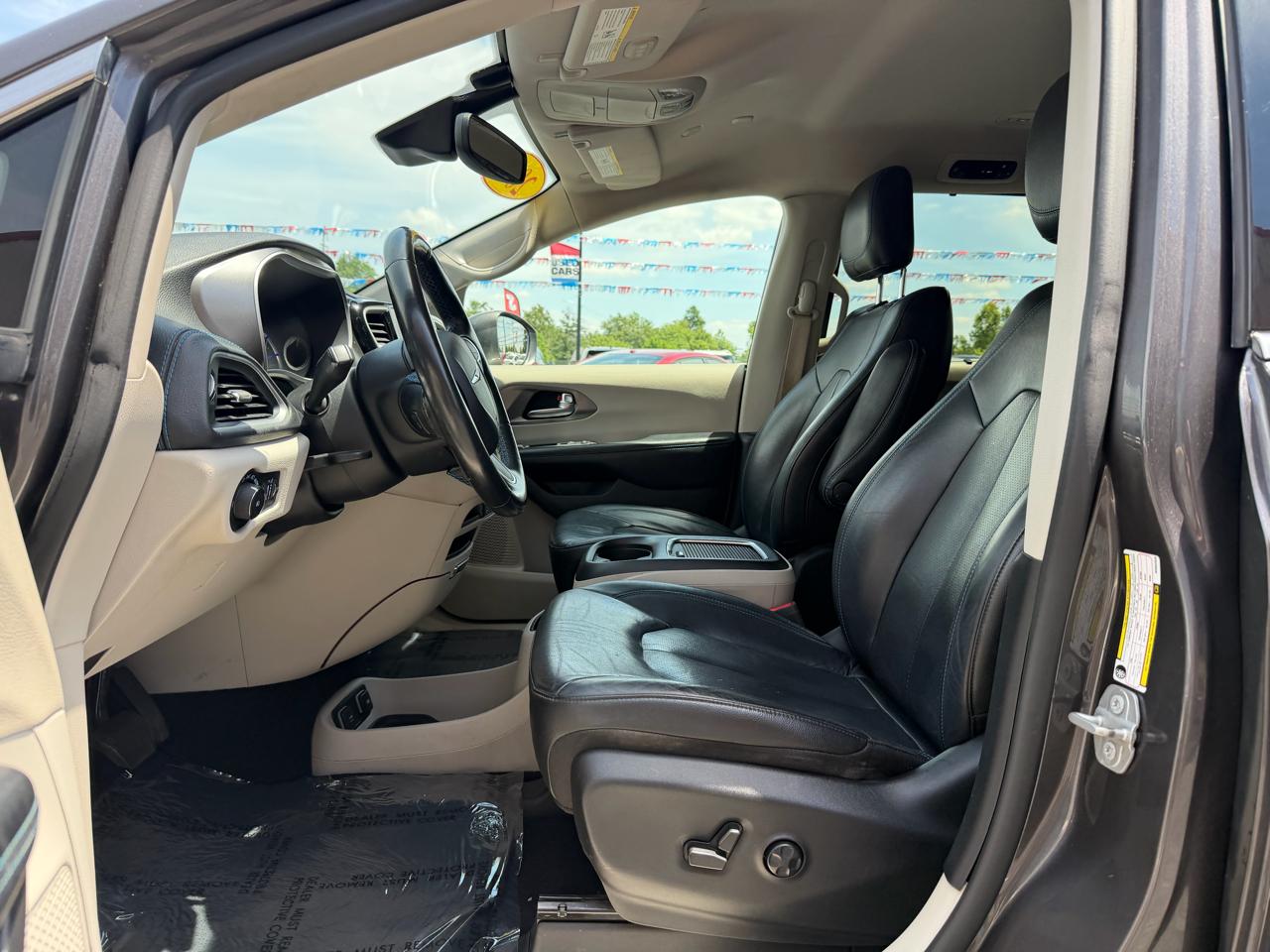 Chrysler Pacifica Hybrid Touring L FWD 2021