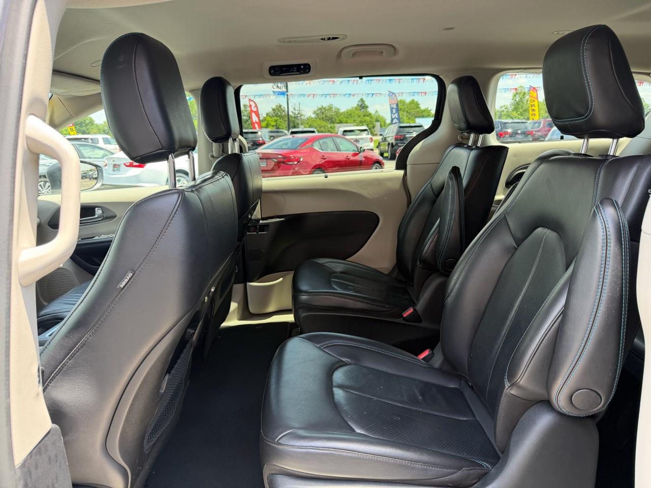 Chrysler Pacifica Hybrid Touring L FWD 2021