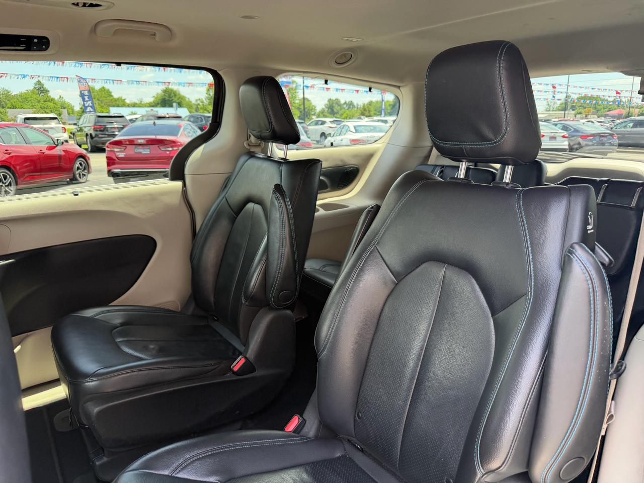 Chrysler Pacifica Hybrid Touring L FWD 2021