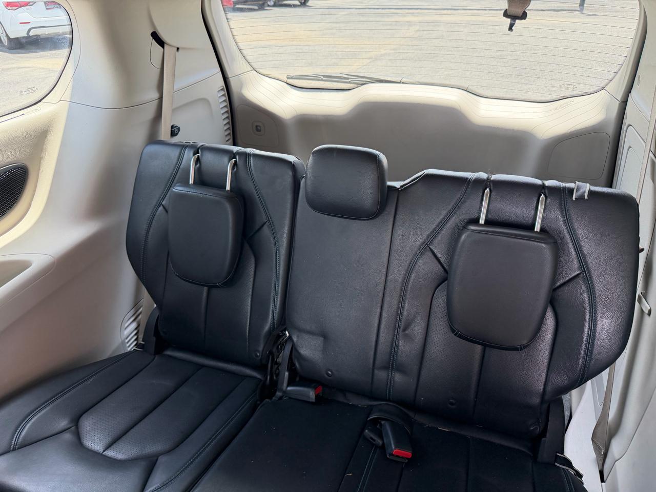Chrysler Pacifica Hybrid Touring L FWD 2021