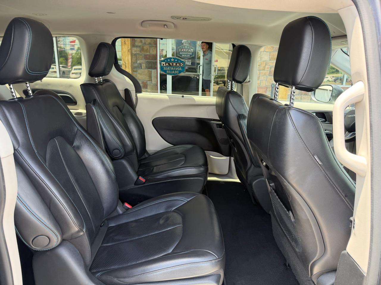 Chrysler Pacifica Hybrid Touring L FWD 2021