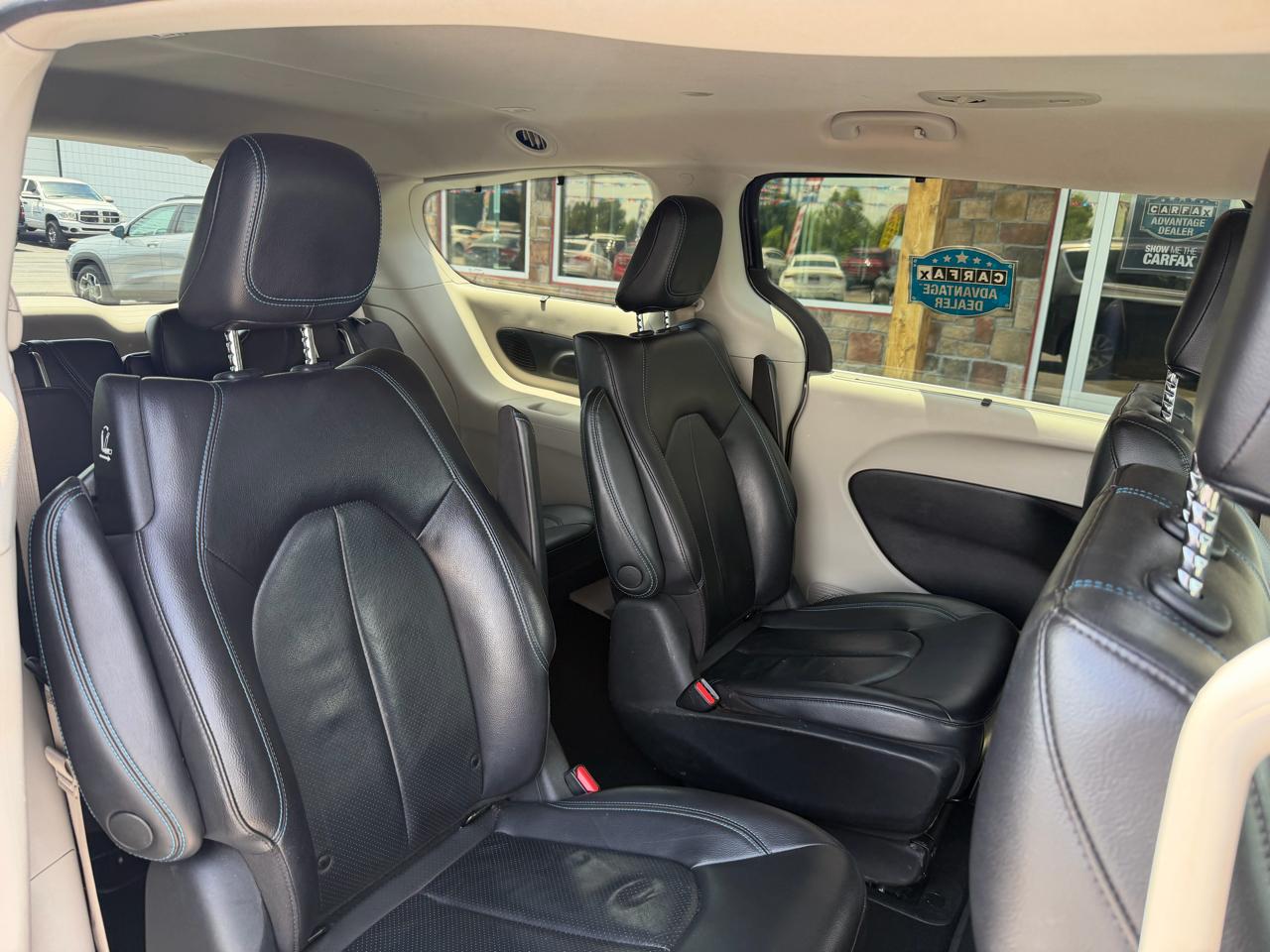 Chrysler Pacifica Hybrid Touring L FWD 2021