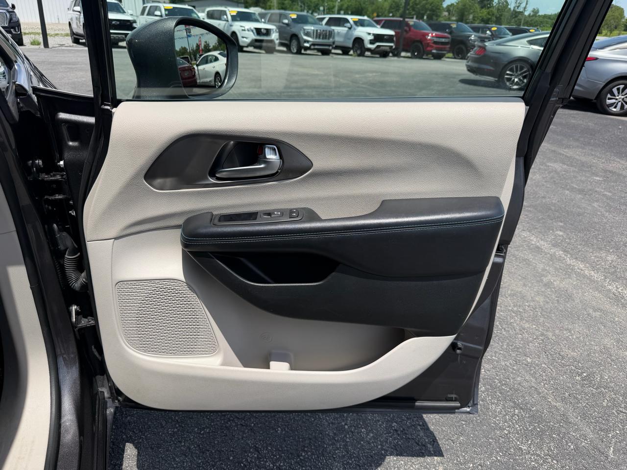 Chrysler Pacifica Hybrid Touring L FWD 2021