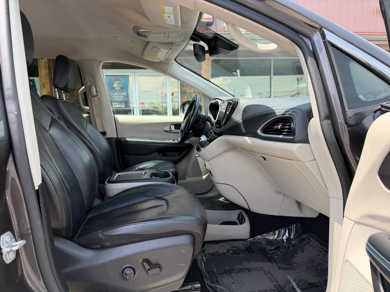 Chrysler Pacifica Hybrid Touring L FWD 2021