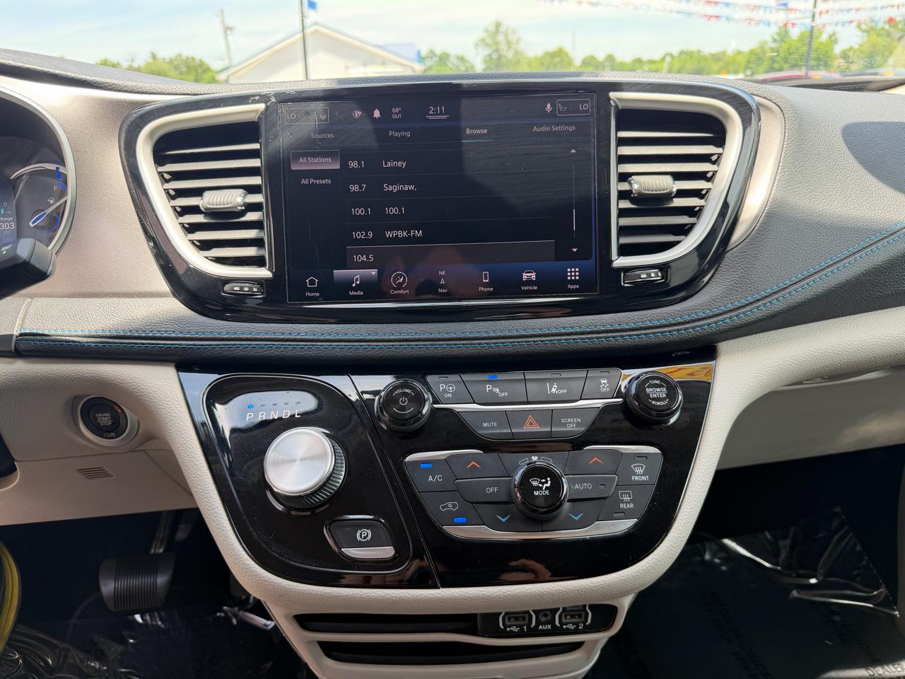 Chrysler Pacifica Hybrid Touring L FWD 2021
