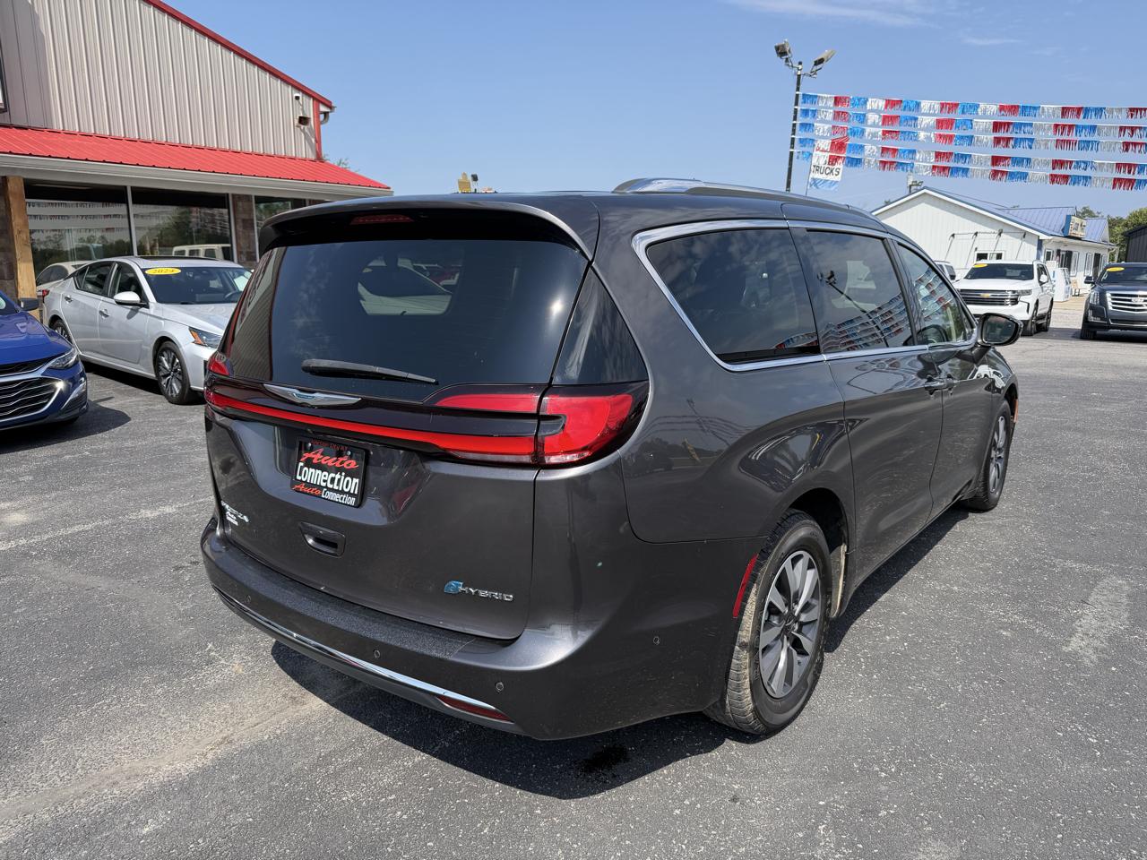 Chrysler Pacifica Hybrid Touring L FWD 2021