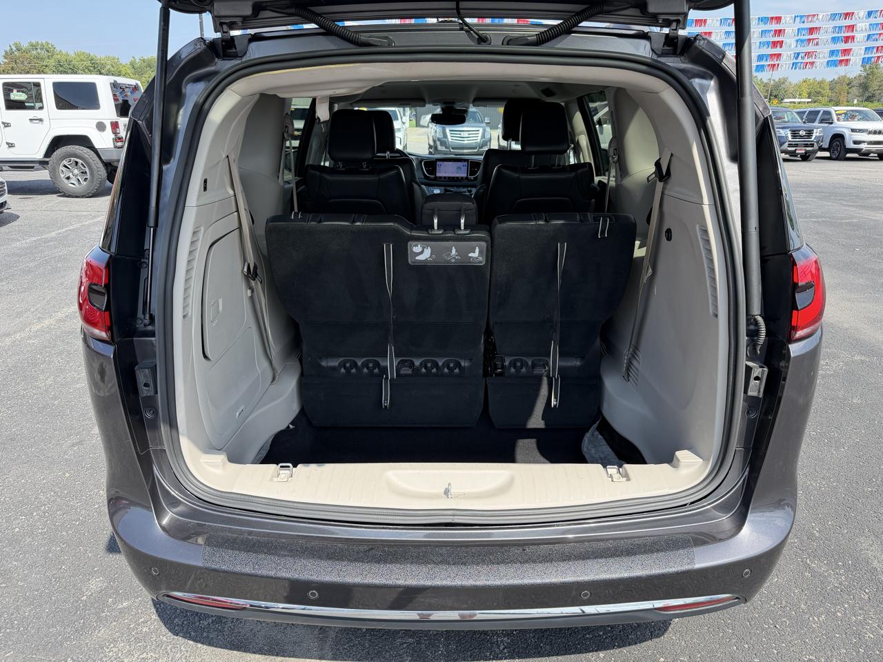 Chrysler Pacifica Hybrid Touring L FWD 2021