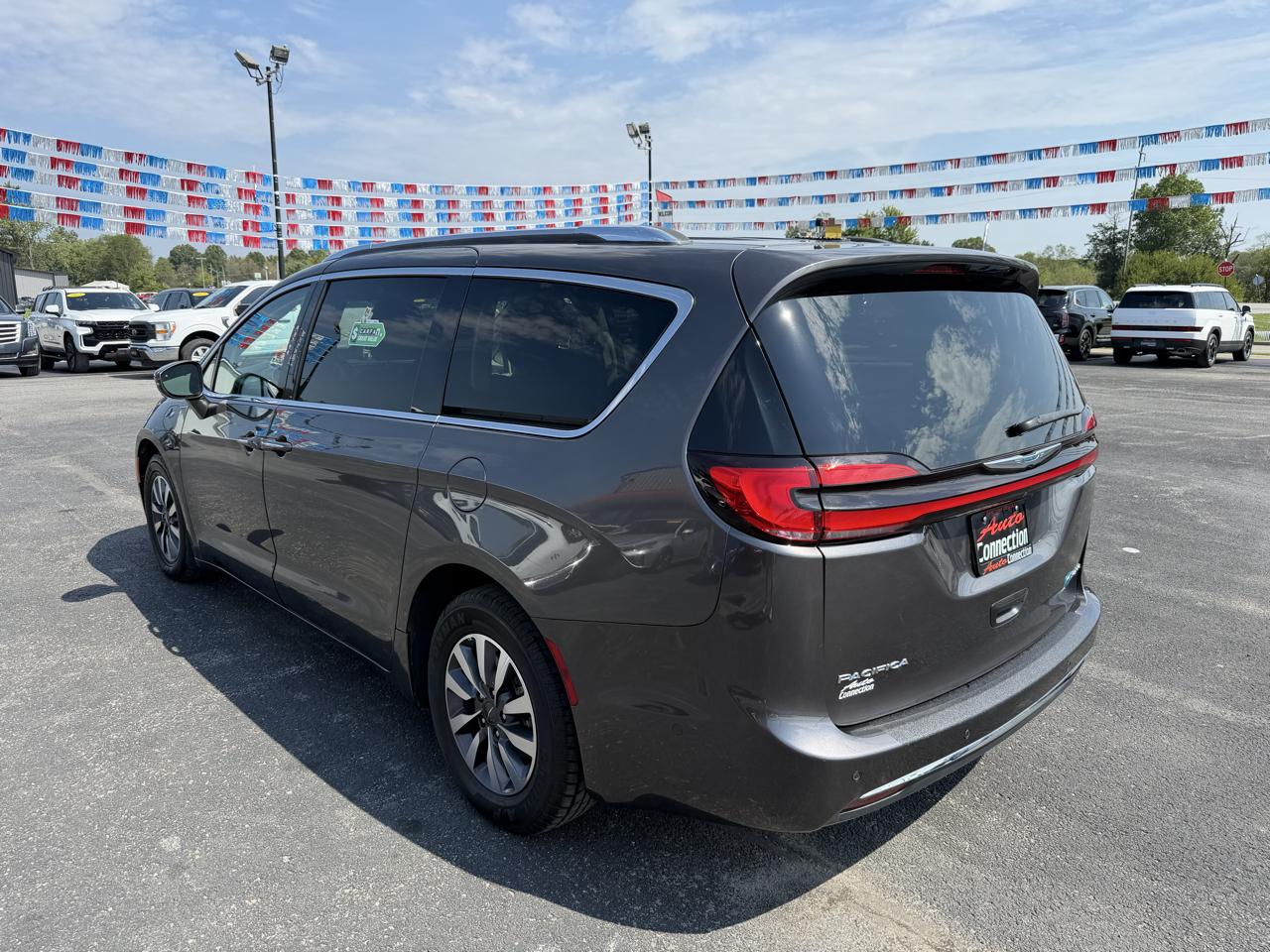 Chrysler Pacifica Hybrid Touring L FWD 2021