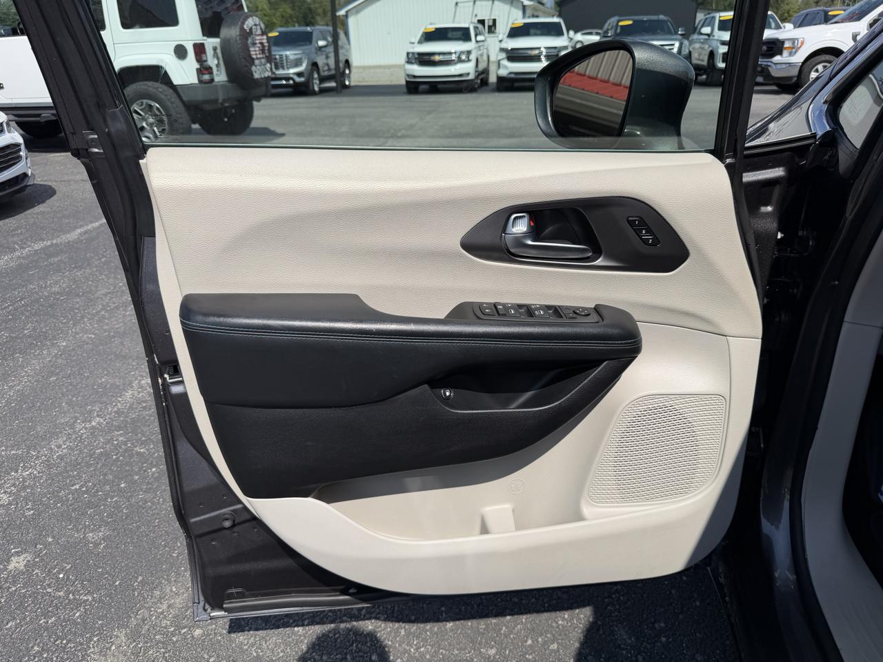 Chrysler Pacifica Hybrid Touring L FWD 2021
