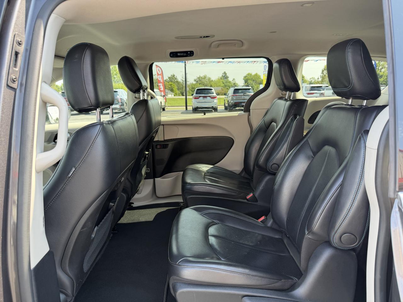 Chrysler Pacifica Hybrid Touring L FWD 2021