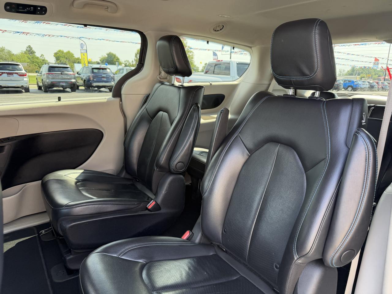 Chrysler Pacifica Hybrid Touring L FWD 2021