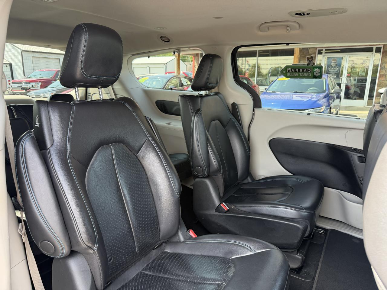 Chrysler Pacifica Hybrid Touring L FWD 2021