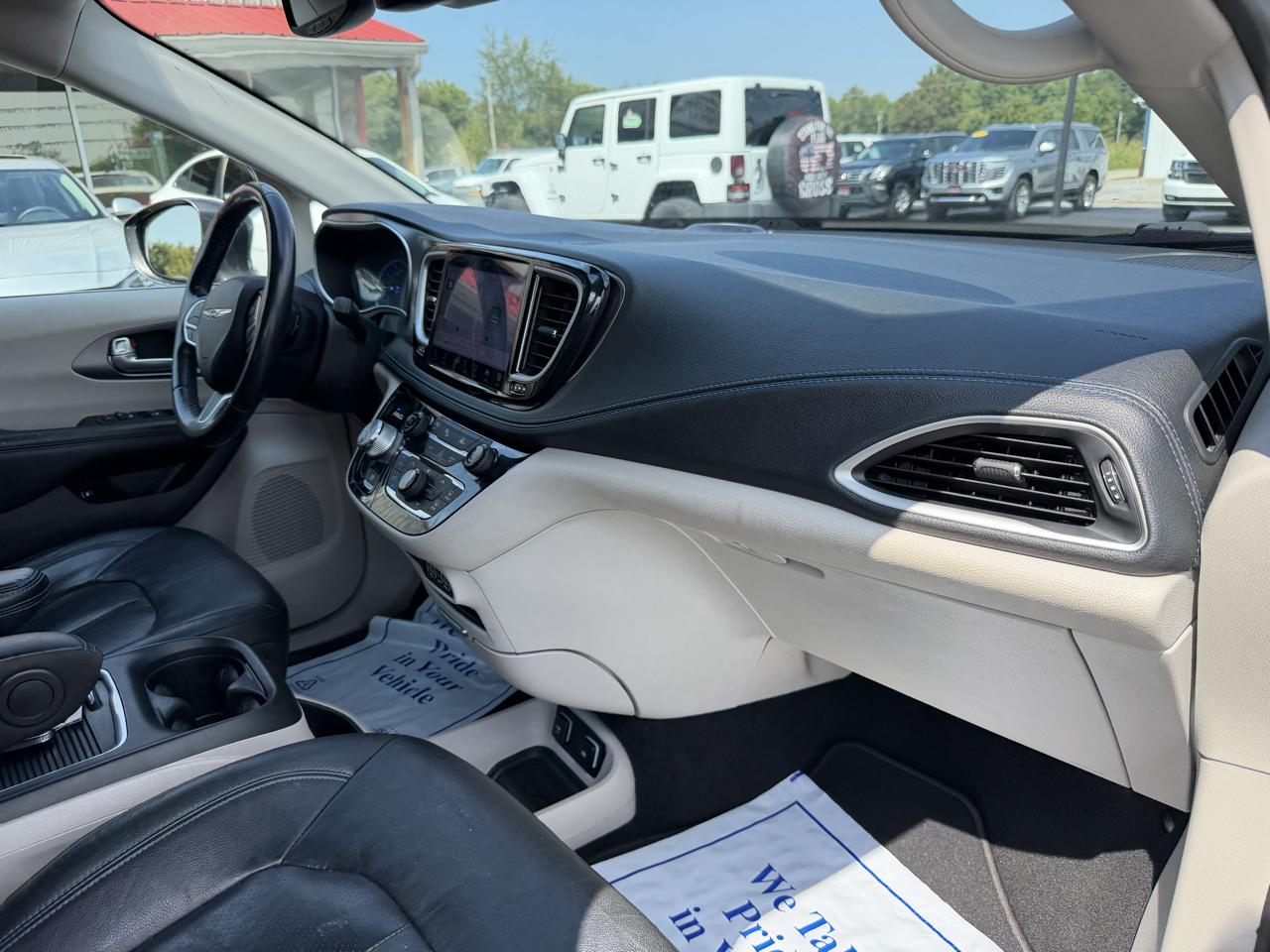 Chrysler Pacifica Hybrid Touring L FWD 2021