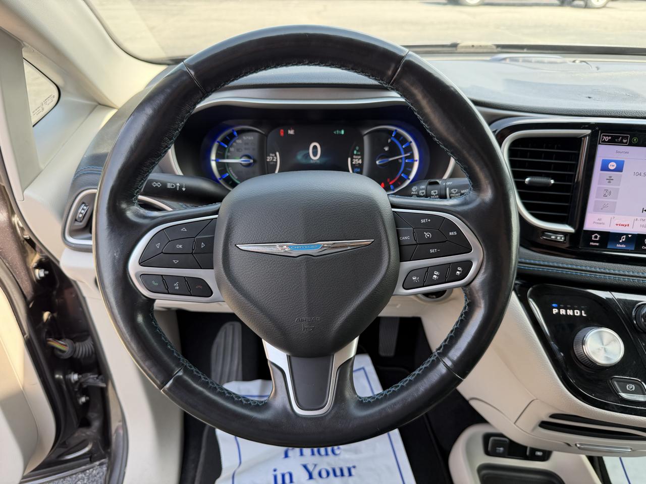 Chrysler Pacifica Hybrid Touring L FWD 2021