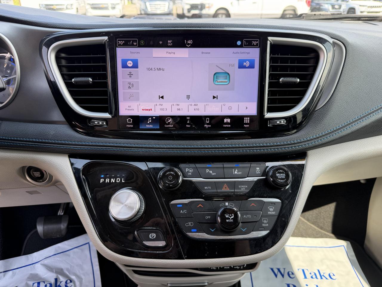 Chrysler Pacifica Hybrid Touring L FWD 2021