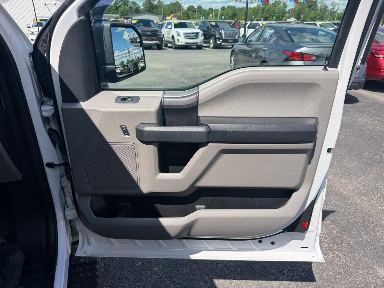 Ford F-150 4WD Reg Cab 126" XL 2019