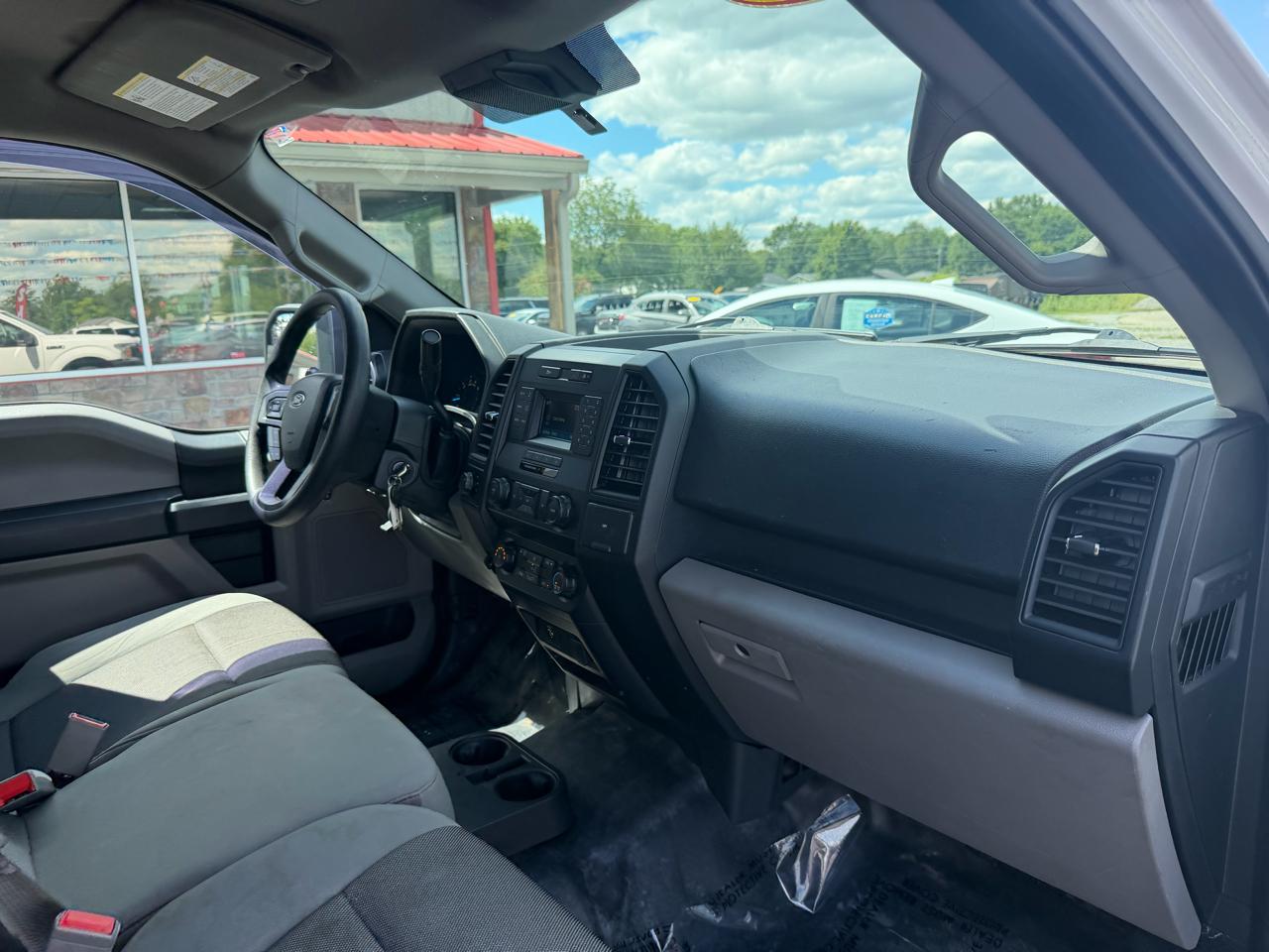 Ford F-150 4WD Reg Cab 126" XL 2019