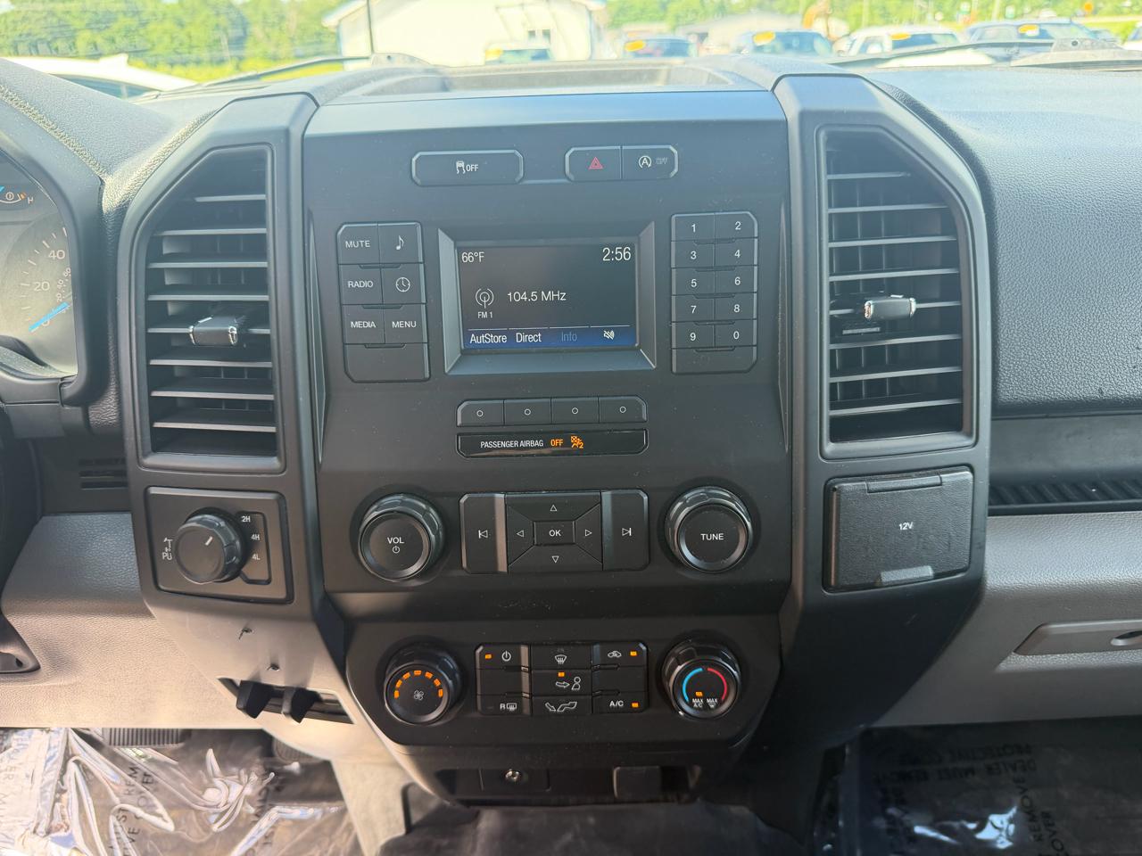 Ford F-150 4WD Reg Cab 126" XL 2019