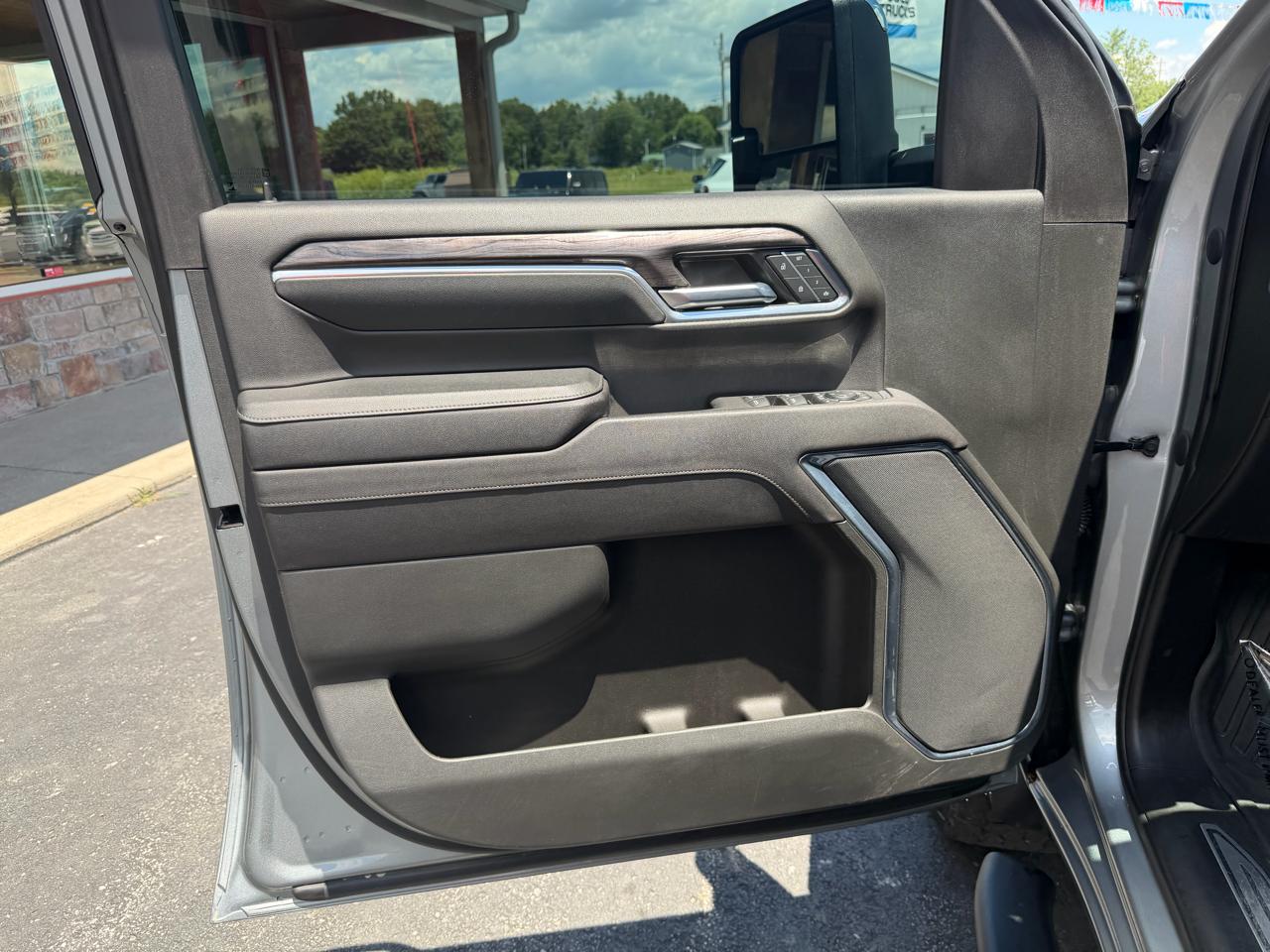 Chevrolet Silverado 2500HD 4WD Crew Cab 159" LTZ 2024