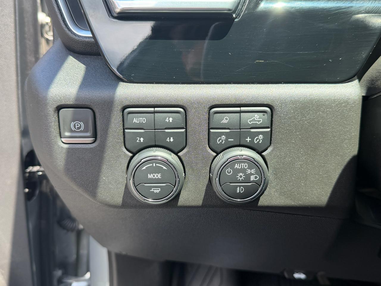 Chevrolet Silverado 2500HD 4WD Crew Cab 159" LTZ 2024