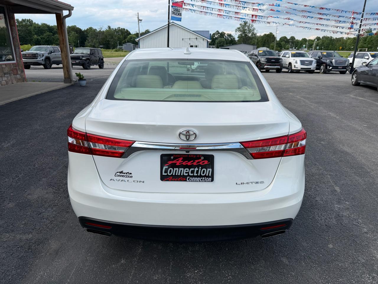 Toyota Avalon 4dr Sdn XLE Touring (Natl) 2015