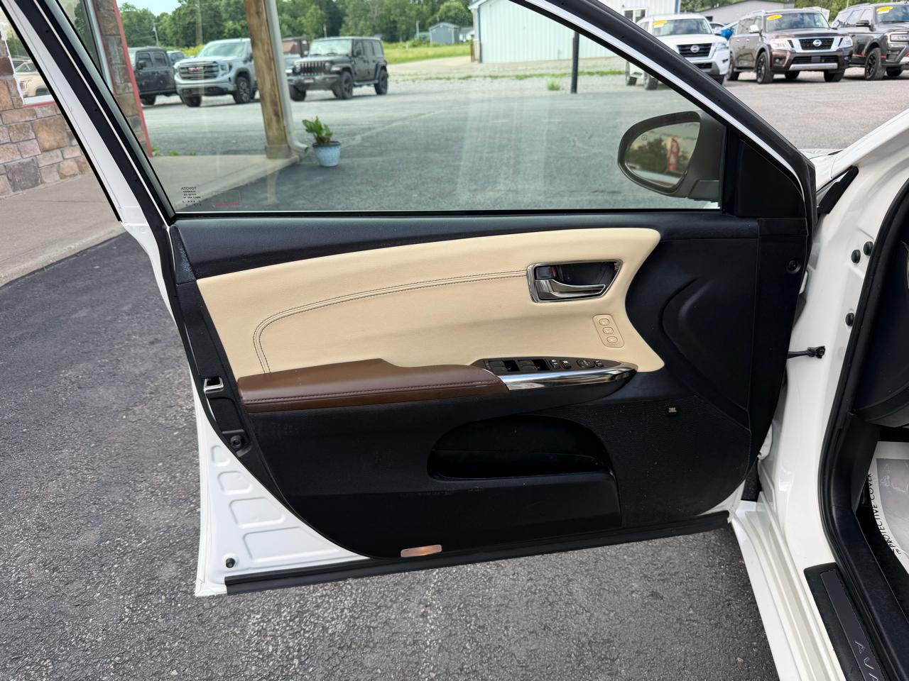Toyota Avalon 4dr Sdn XLE Touring (Natl) 2015