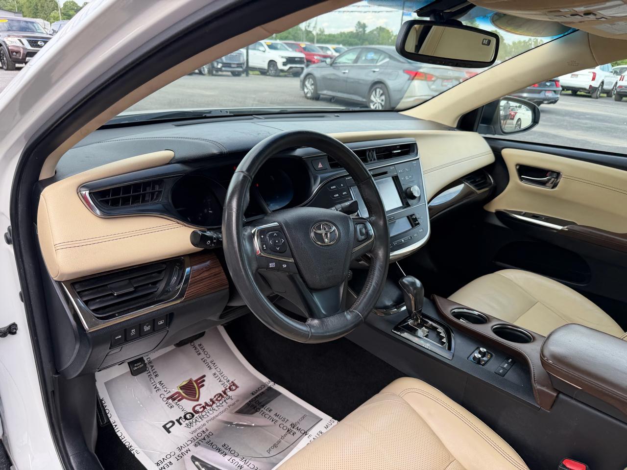 Toyota Avalon 4dr Sdn XLE Touring (Natl) 2015