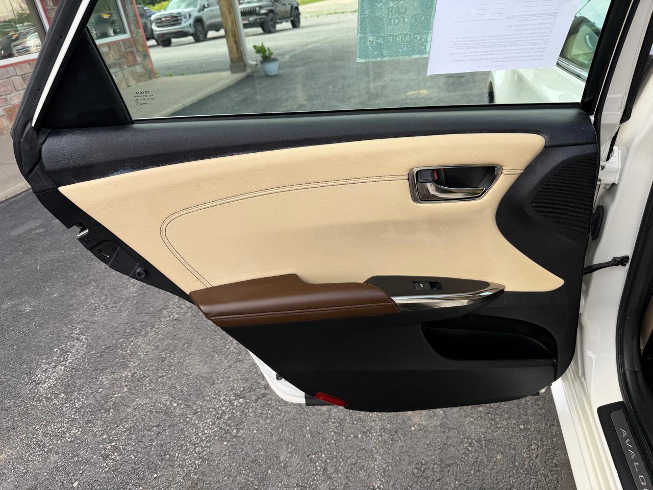 Toyota Avalon 4dr Sdn XLE Touring (Natl) 2015