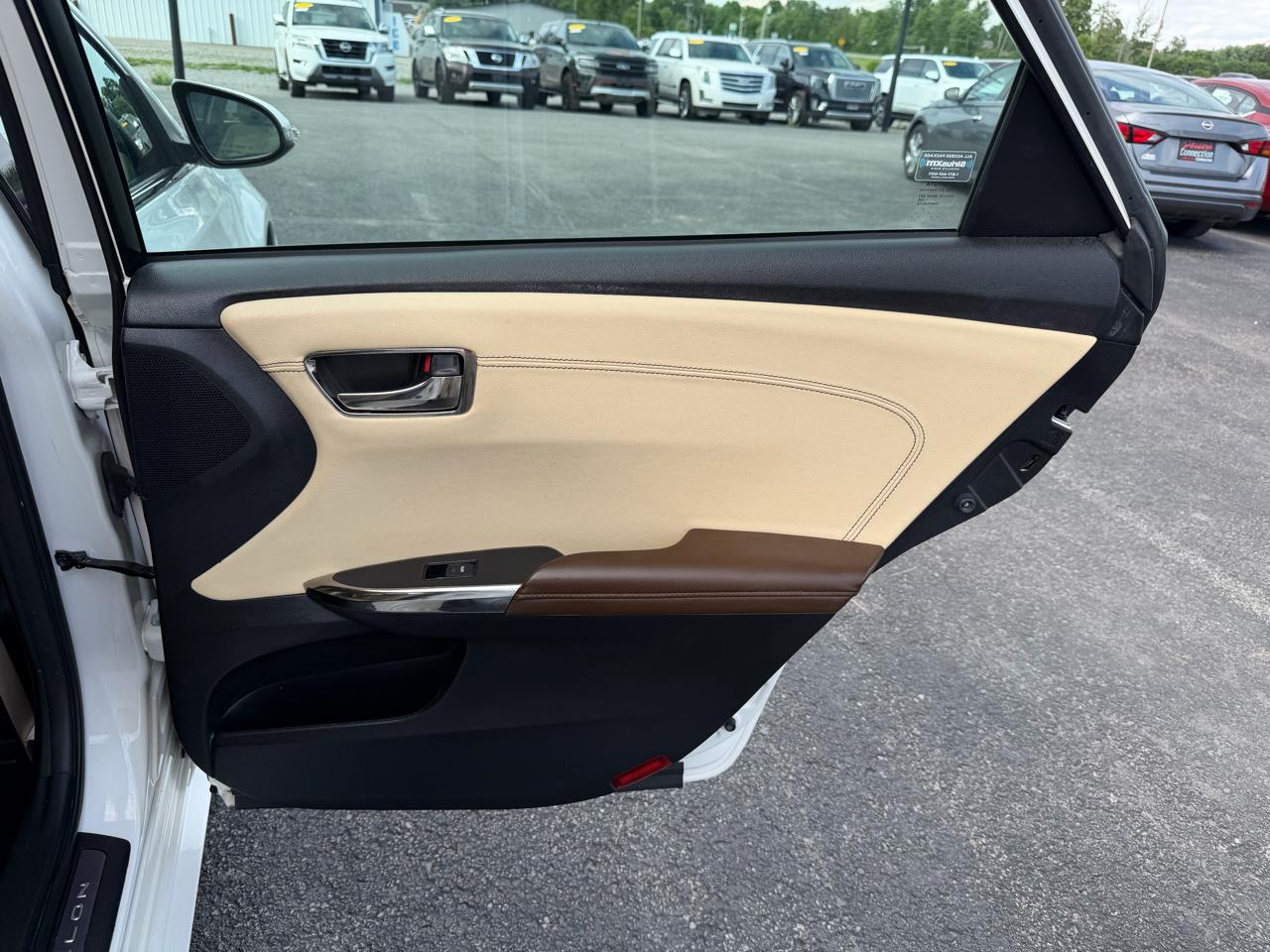 Toyota Avalon 4dr Sdn XLE Touring (Natl) 2015