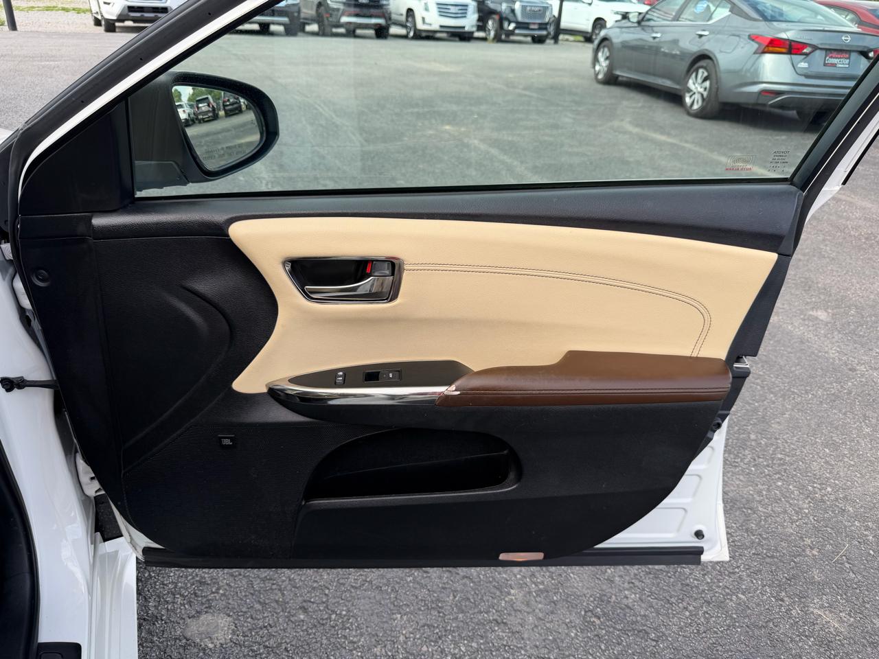 Toyota Avalon 4dr Sdn XLE Touring (Natl) 2015