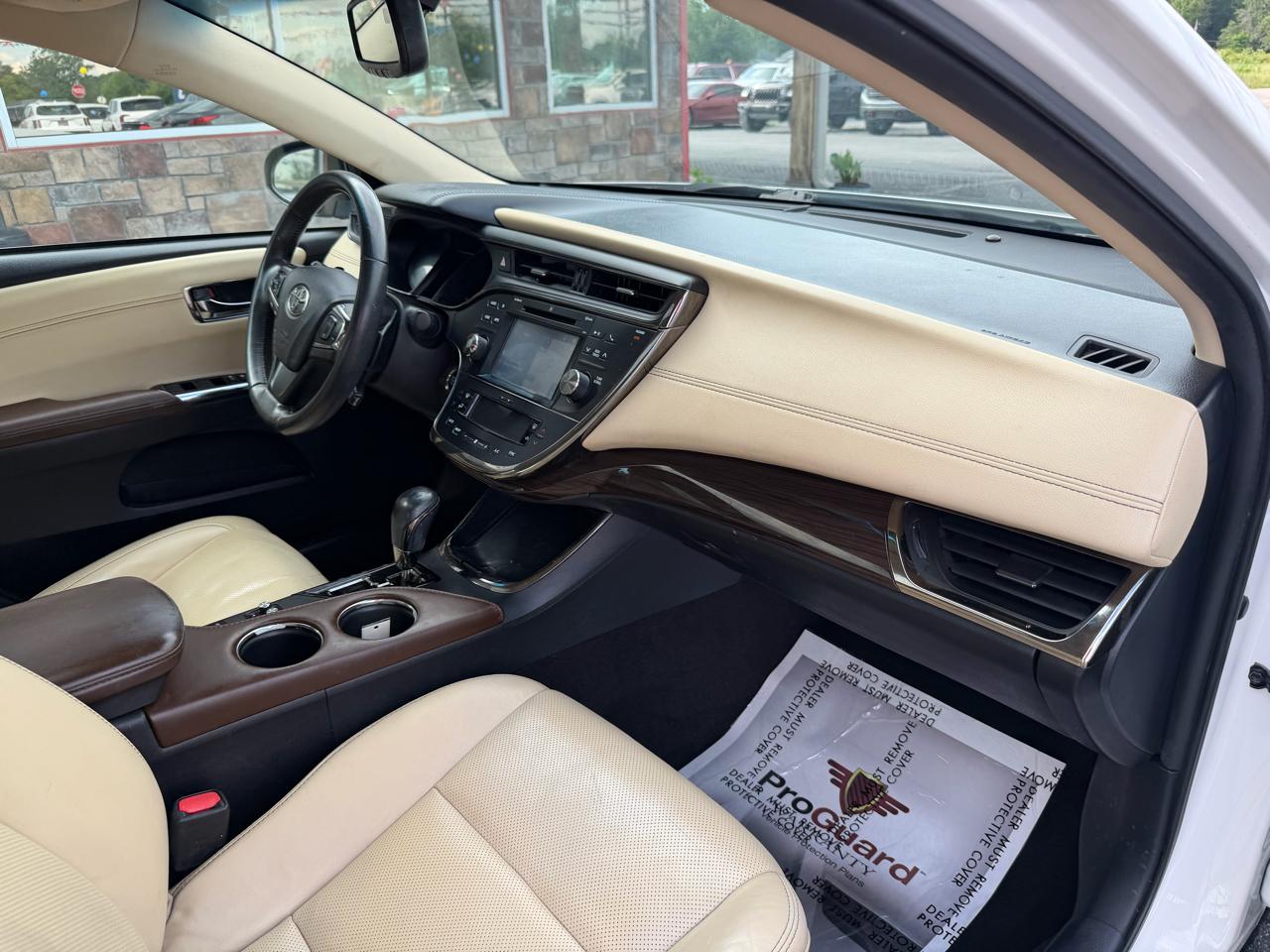 Toyota Avalon 4dr Sdn XLE Touring (Natl) 2015