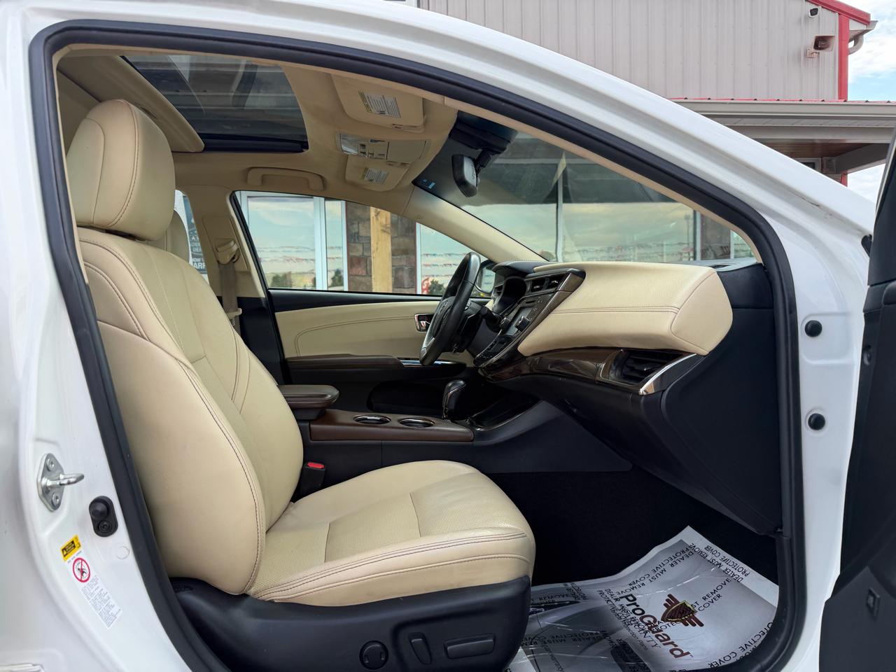 Toyota Avalon 4dr Sdn XLE Touring (Natl) 2015