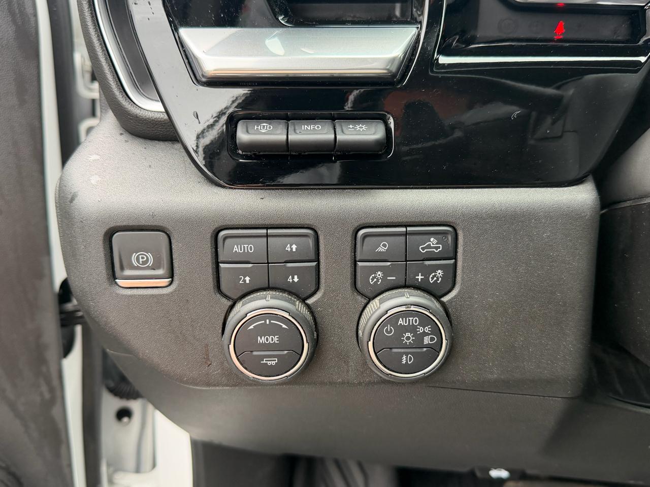 Chevrolet Silverado 1500 4WD Crew Cab 147" LTZ 2022