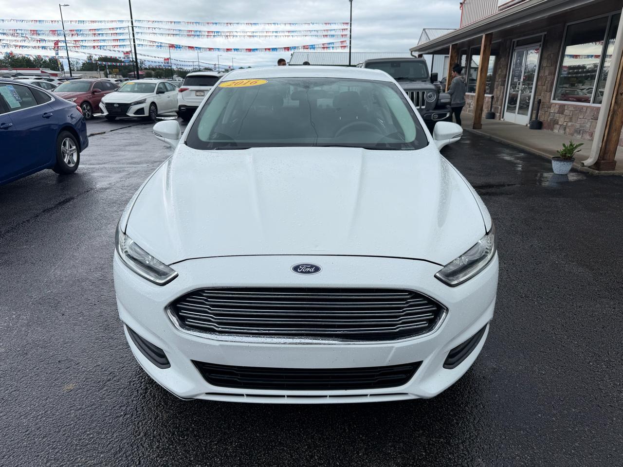 Ford Fusion 4dr Sdn SE FWD 2016
