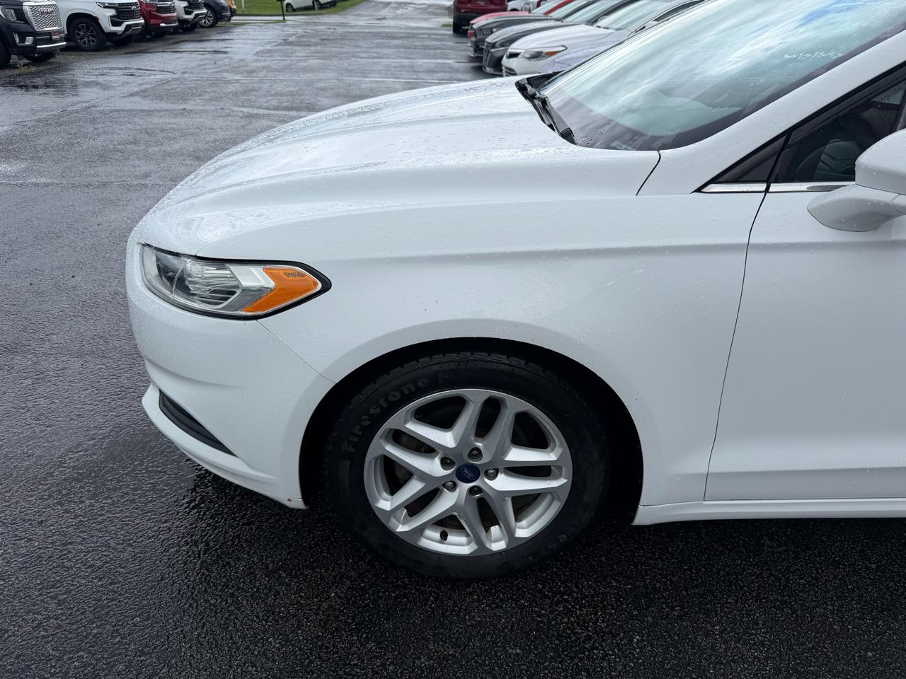 Ford Fusion 4dr Sdn SE FWD 2016