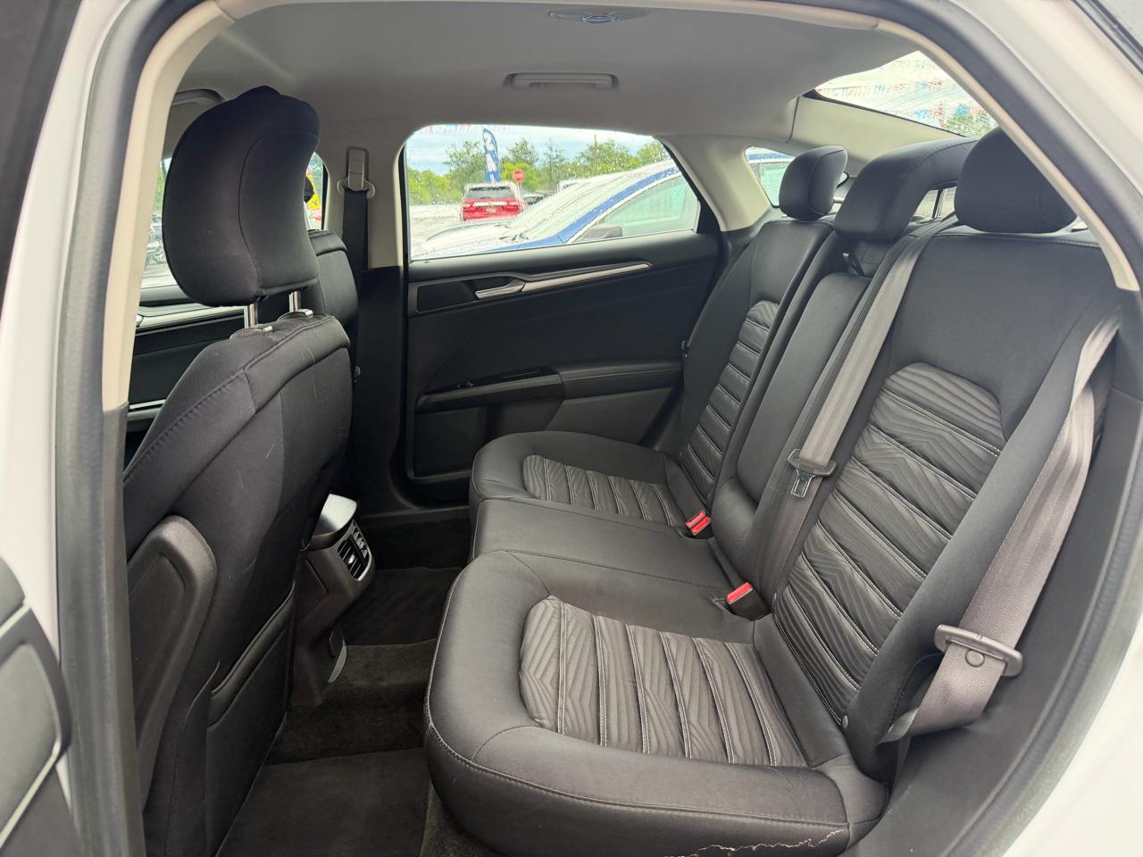 Ford Fusion 4dr Sdn SE FWD 2016