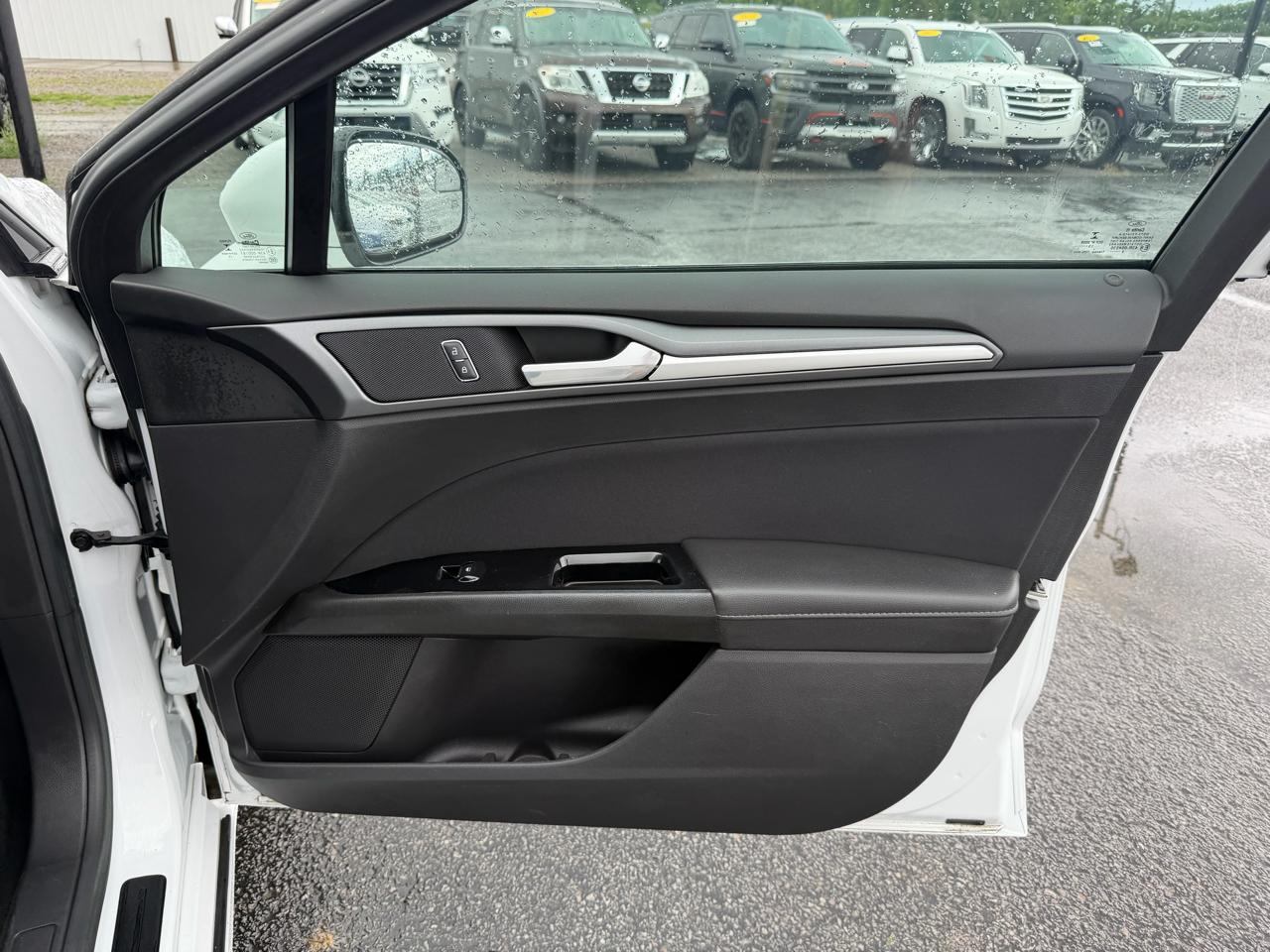Ford Fusion 4dr Sdn SE FWD 2016