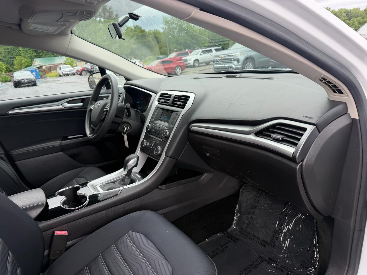 Ford Fusion 4dr Sdn SE FWD 2016