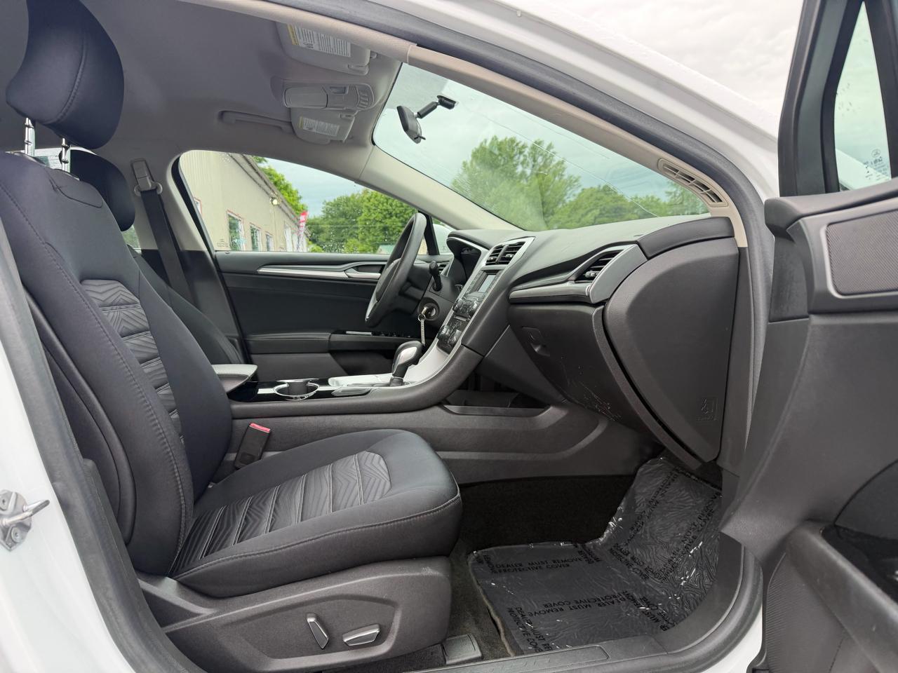 Ford Fusion 4dr Sdn SE FWD 2016
