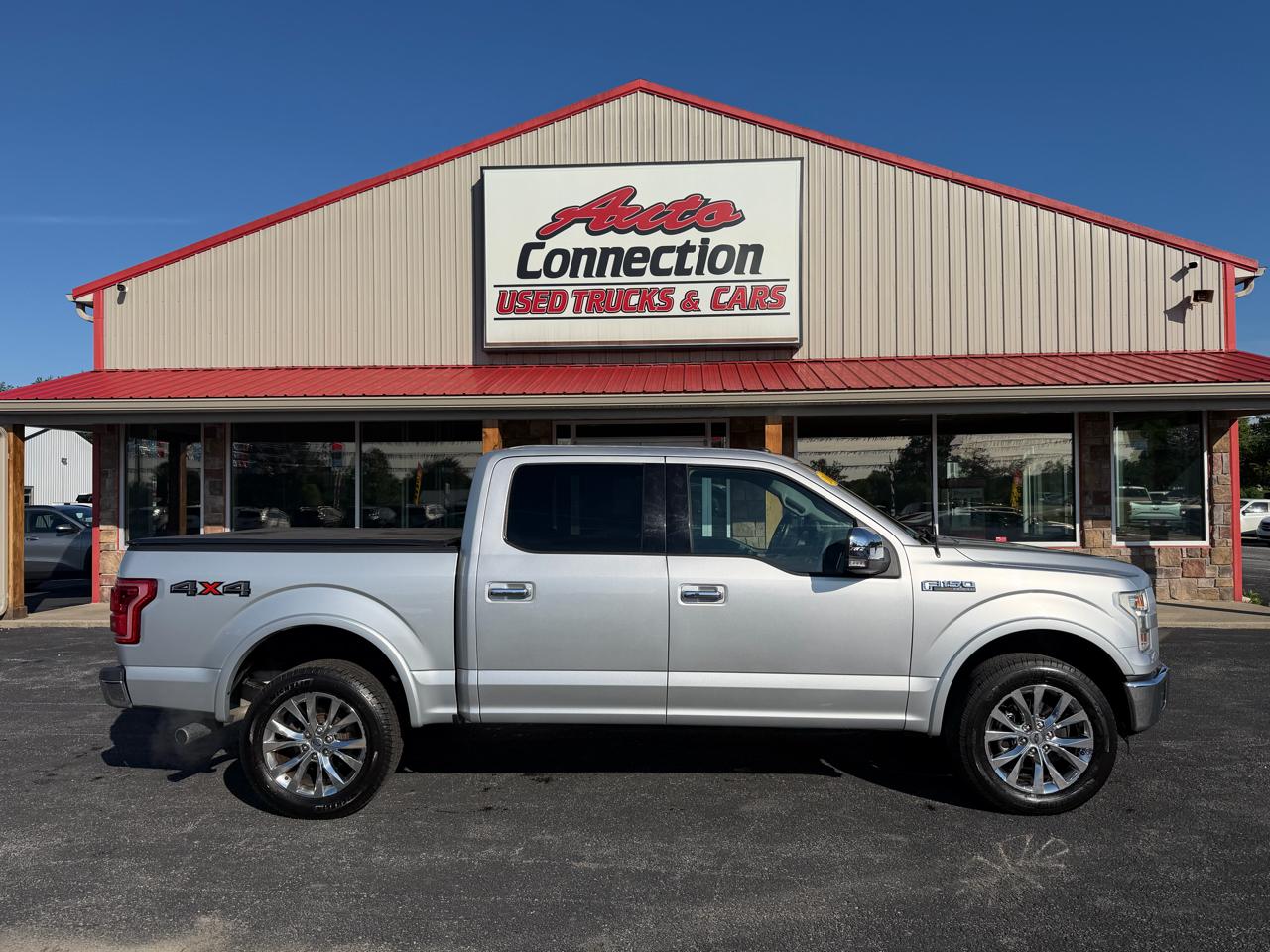 Ford F-150 4WD SuperCrew 145" Lariat 2016