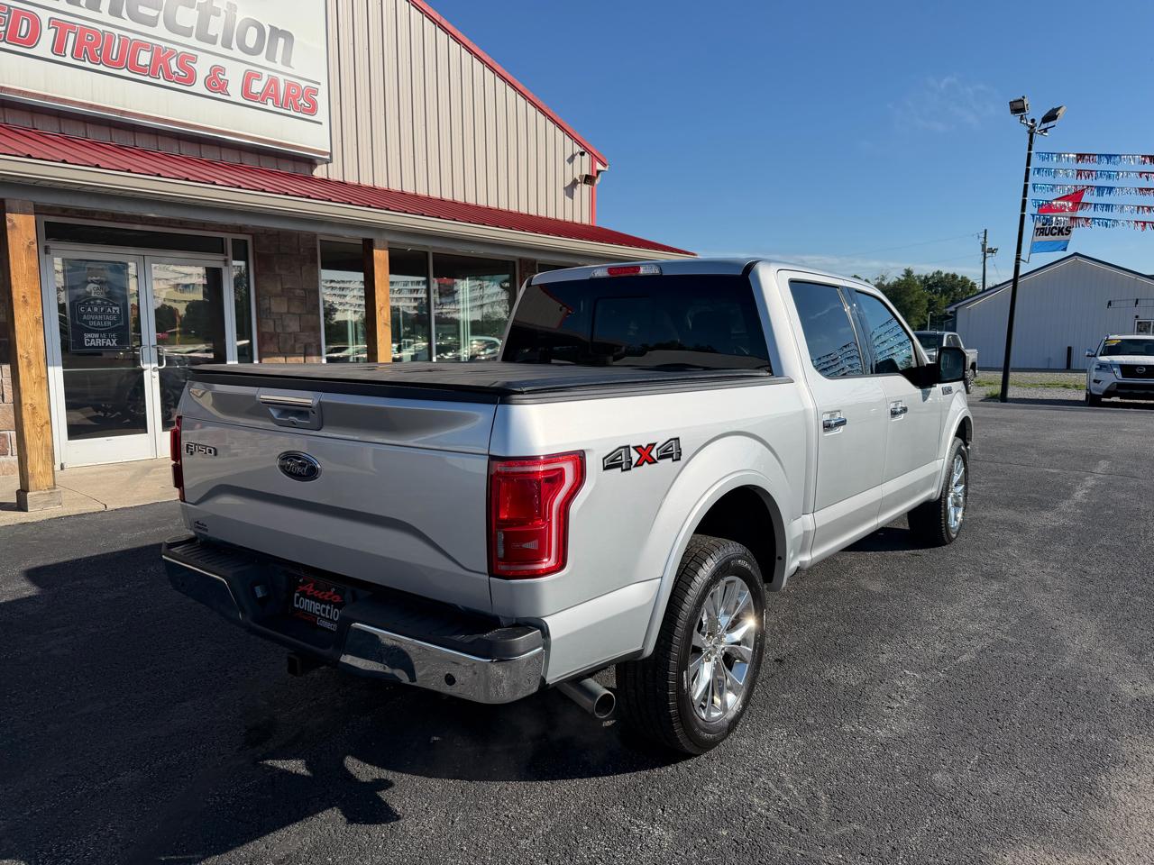 Ford F-150 4WD SuperCrew 145" Lariat 2016